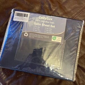 CozyLux 100% microfiber Satin Sheet Set in dark blue. Queen size New with tags